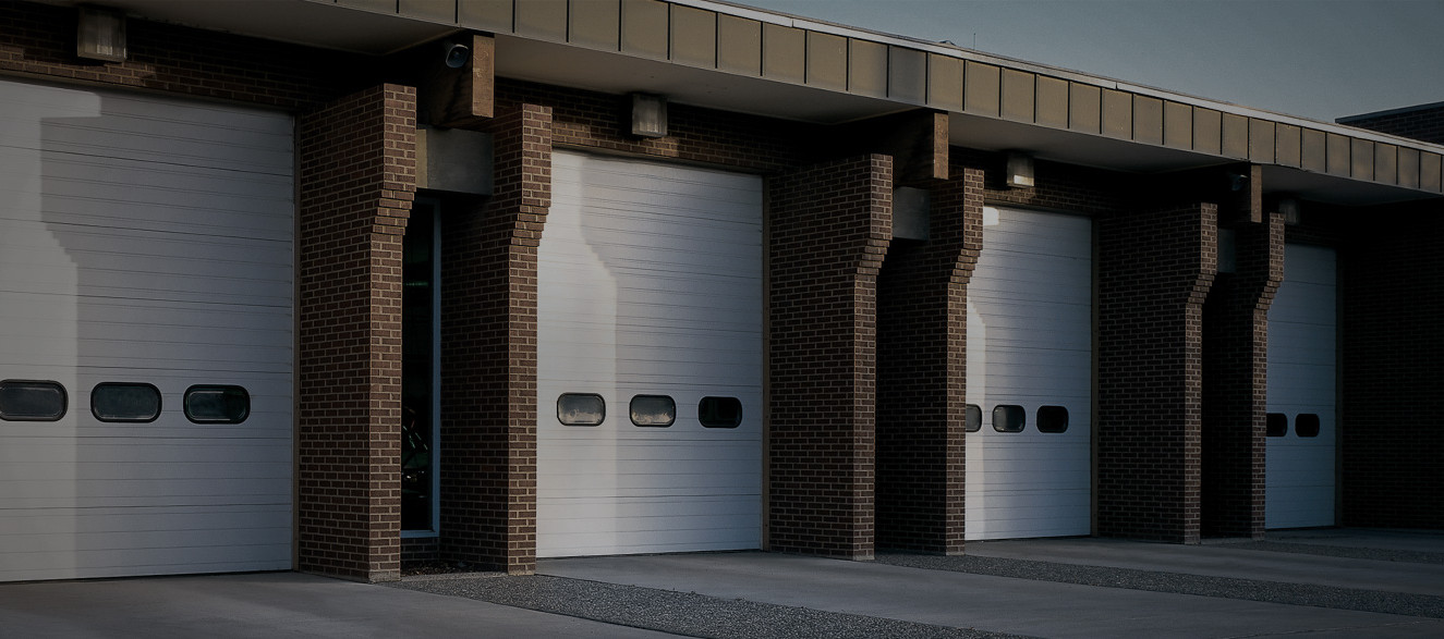 Industrial overhead garage doors